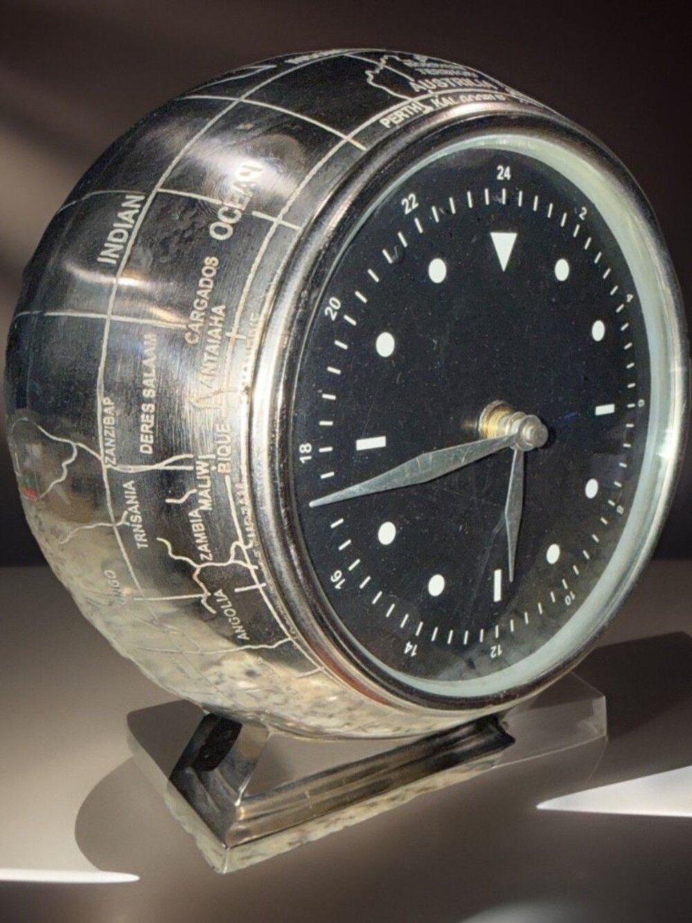 Vintage Silver Metal Globe World Map Desk Clock Black Face — Home Essentials
